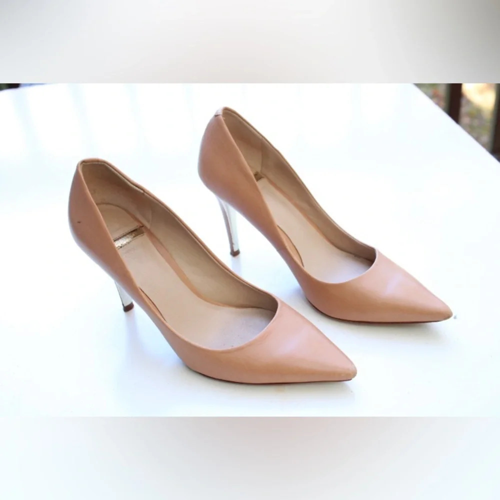 Marciano pumps